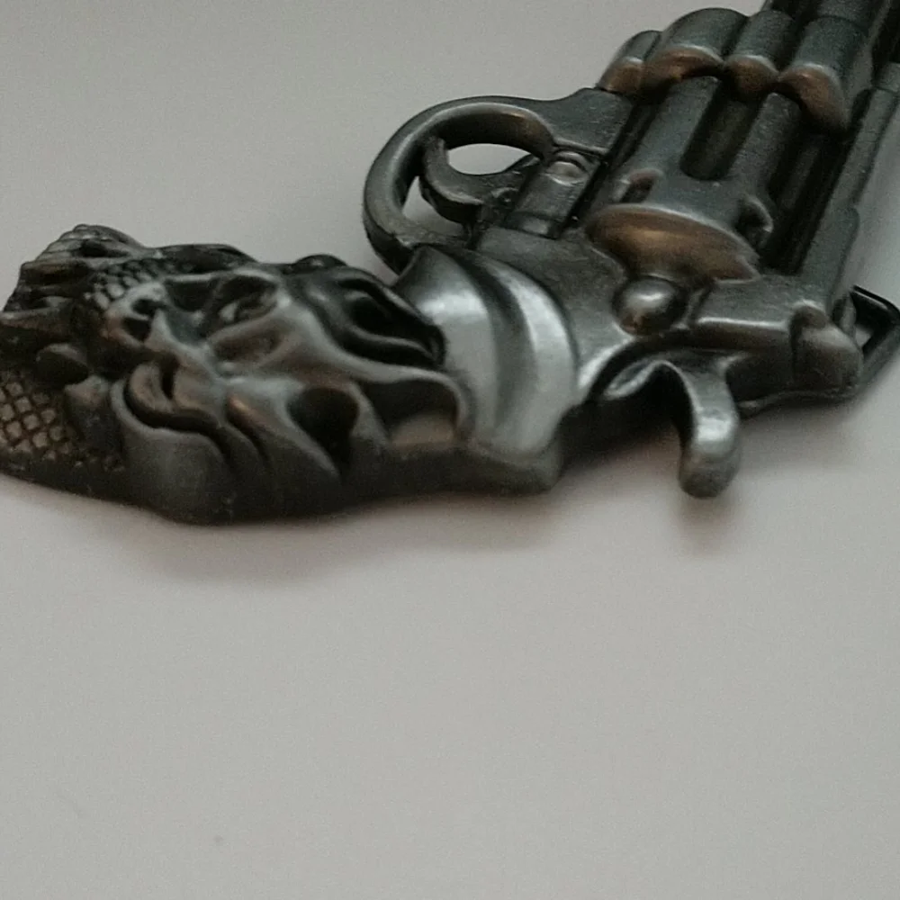 Cast Metal Belt Buckle Revolver with Skull Streetwear Gothic - Picture 5 of 11